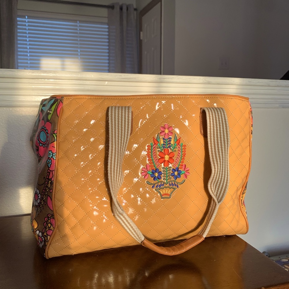 ‘Consuela’ style bag. Gently used and great quality.